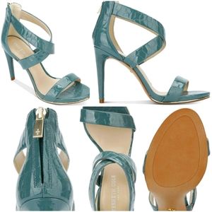 Kenneth Cole Womens sz10 Cross Sandals